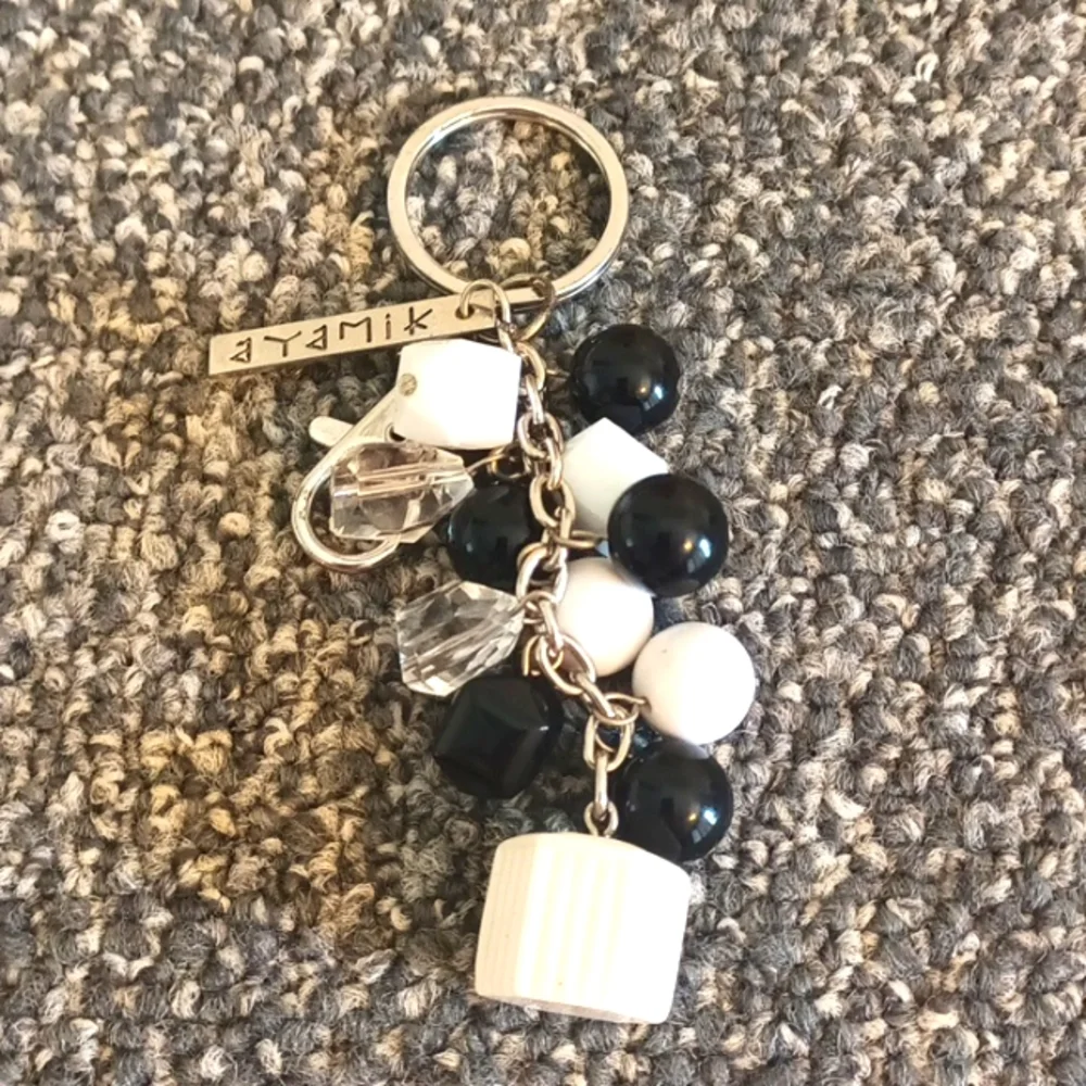 Ayamik Cha Cha beads silver key chain